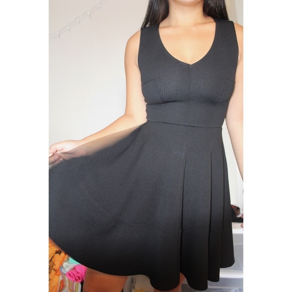 💲💲BLACKOUT DRESS 💲💲 - Picture 2 of 4